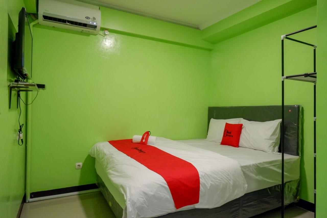 RedDoorz @ Jalan Gatot Subroto Semarang Hotel Bagian luar foto