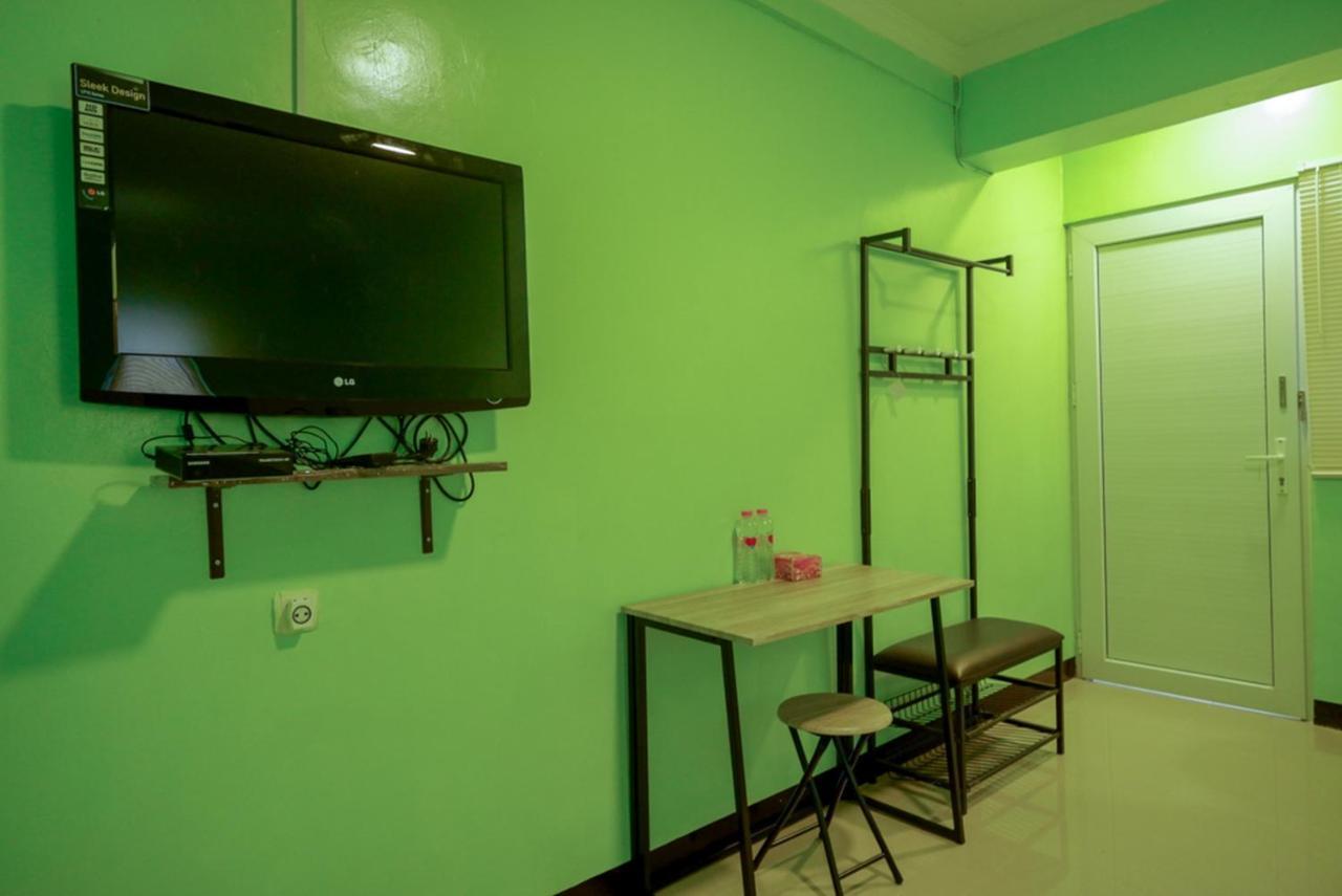 RedDoorz @ Jalan Gatot Subroto Semarang Hotel Bagian luar foto