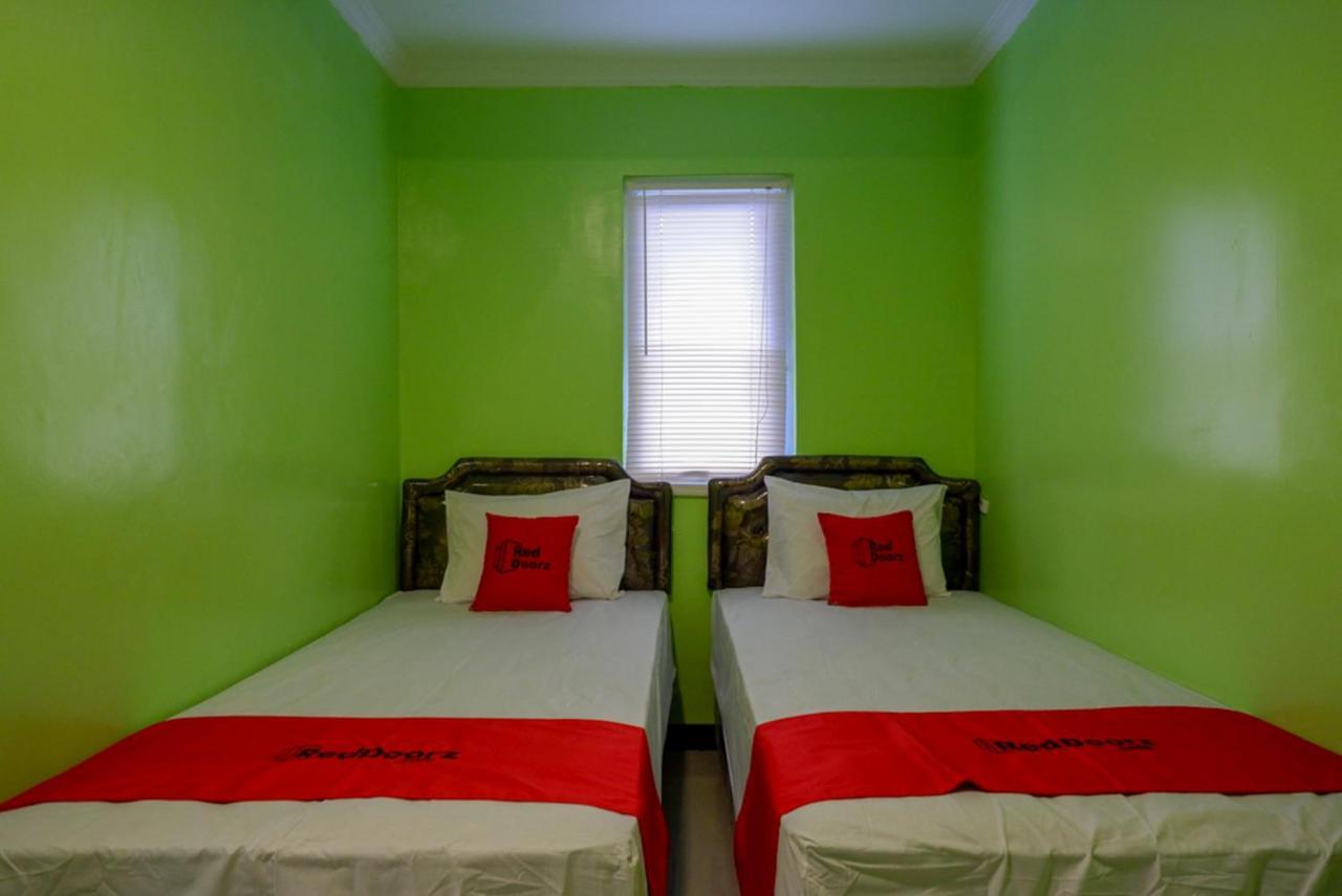 RedDoorz @ Jalan Gatot Subroto Semarang Hotel Bagian luar foto