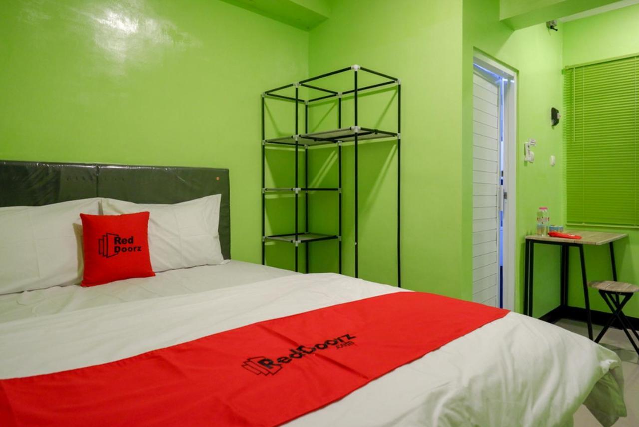 RedDoorz @ Jalan Gatot Subroto Semarang Hotel Bagian luar foto